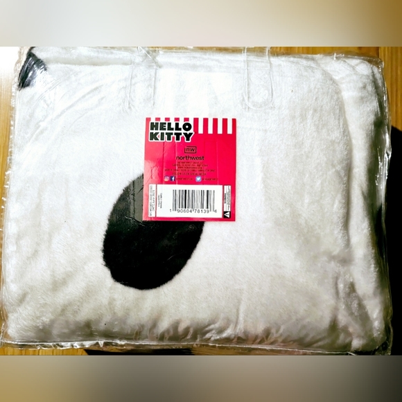 HELLO KITTY TWIN SIZE BLANKET - Picture 3 of 3